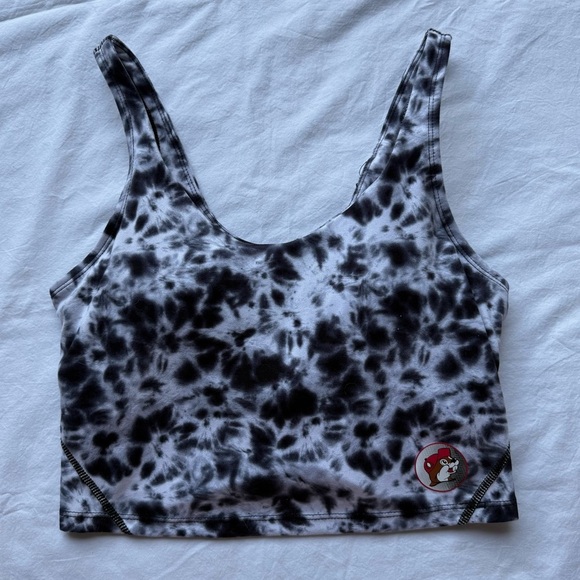 Buc-ee’s Black and White Tie Dye Athletic Crop Top Small - Picture 2 of 6